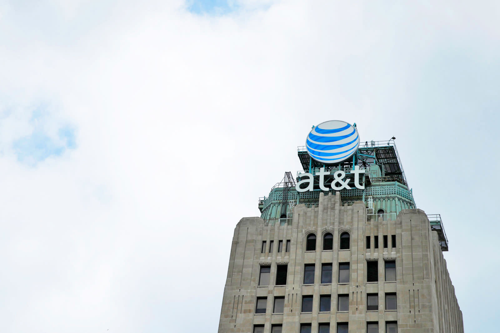 at&t lawsuit crypto