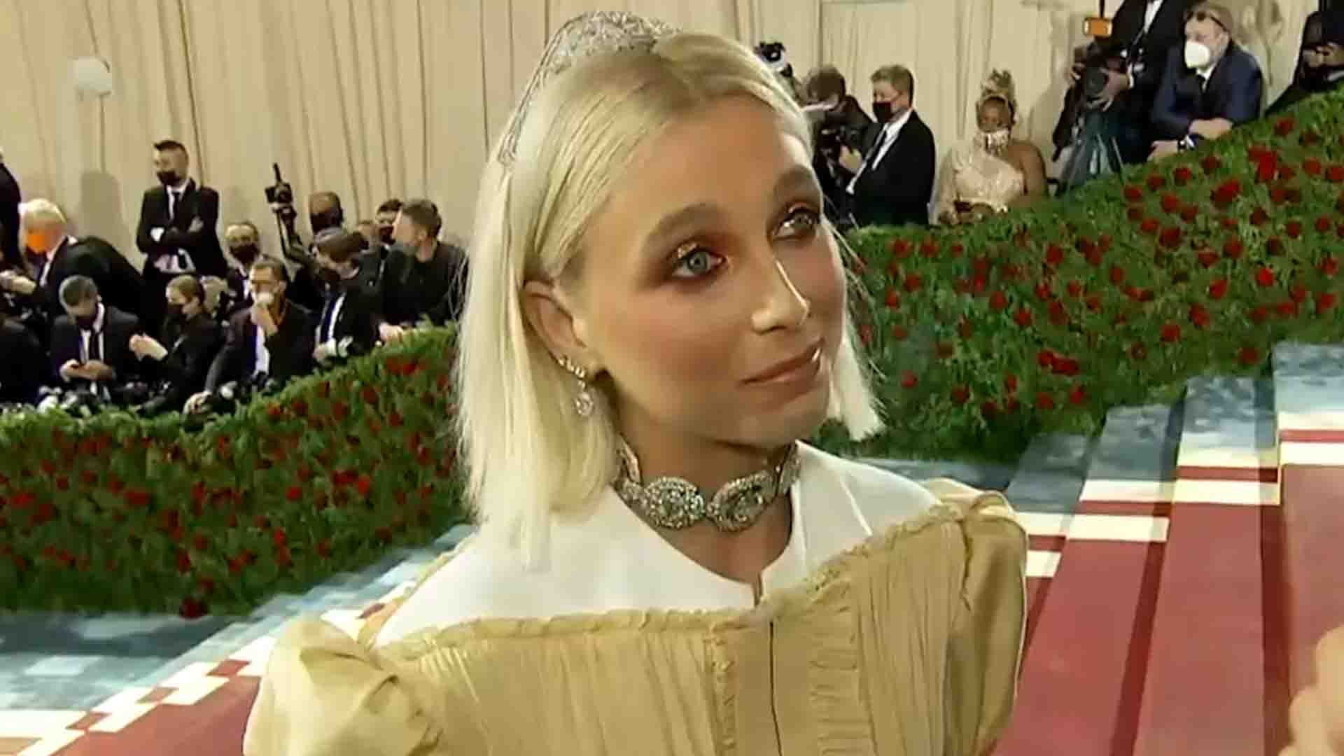 Emma Chamberlain Is a Platinum Blond Princess in Louis Vuitton Crop Top,  Tiara & Hidden Heels at Met Gala 2022