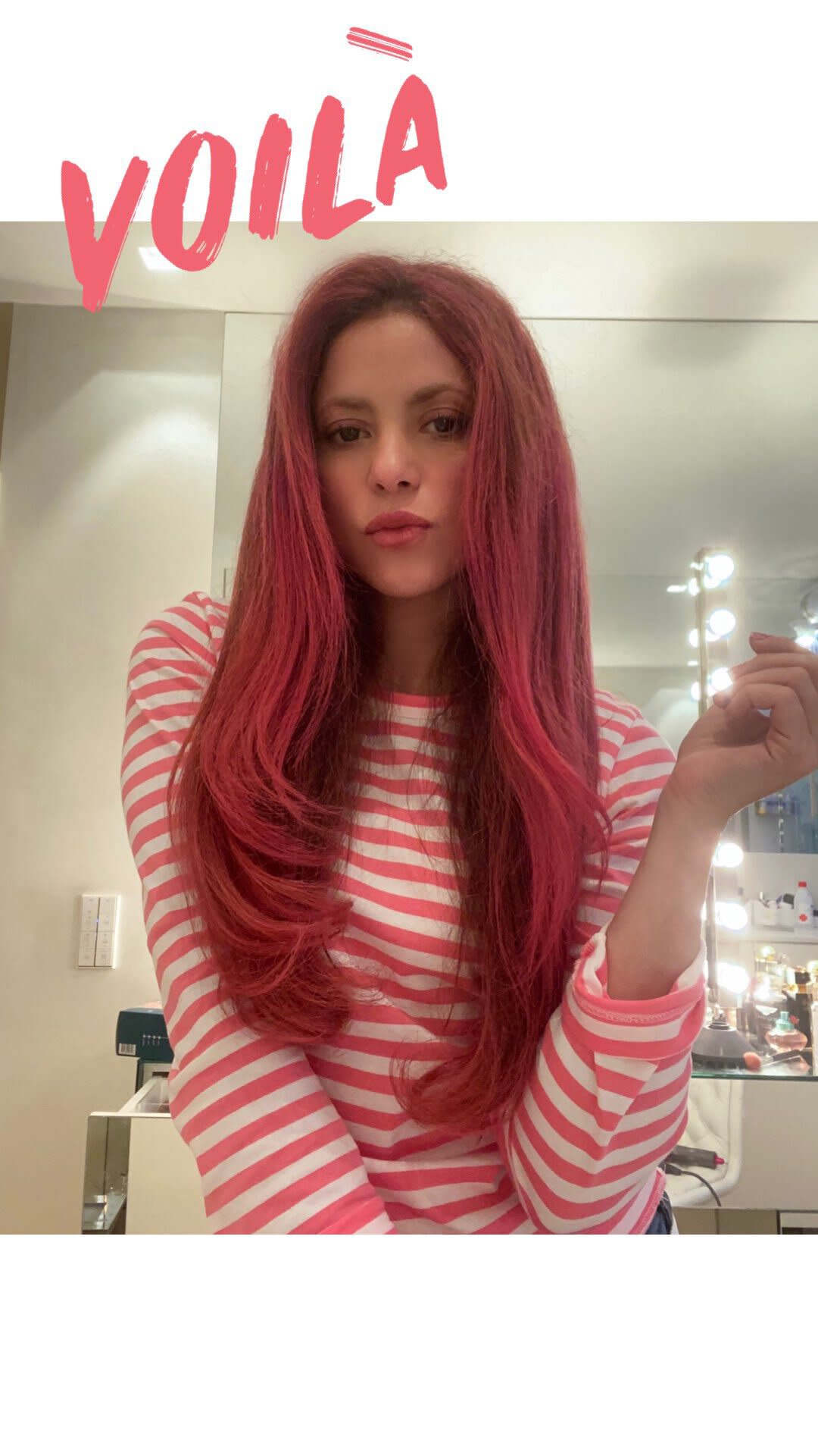 Shakira Dyes Hair A Fiery Red Giving Us Serious Flashbacks To Her Early 2000s Looks