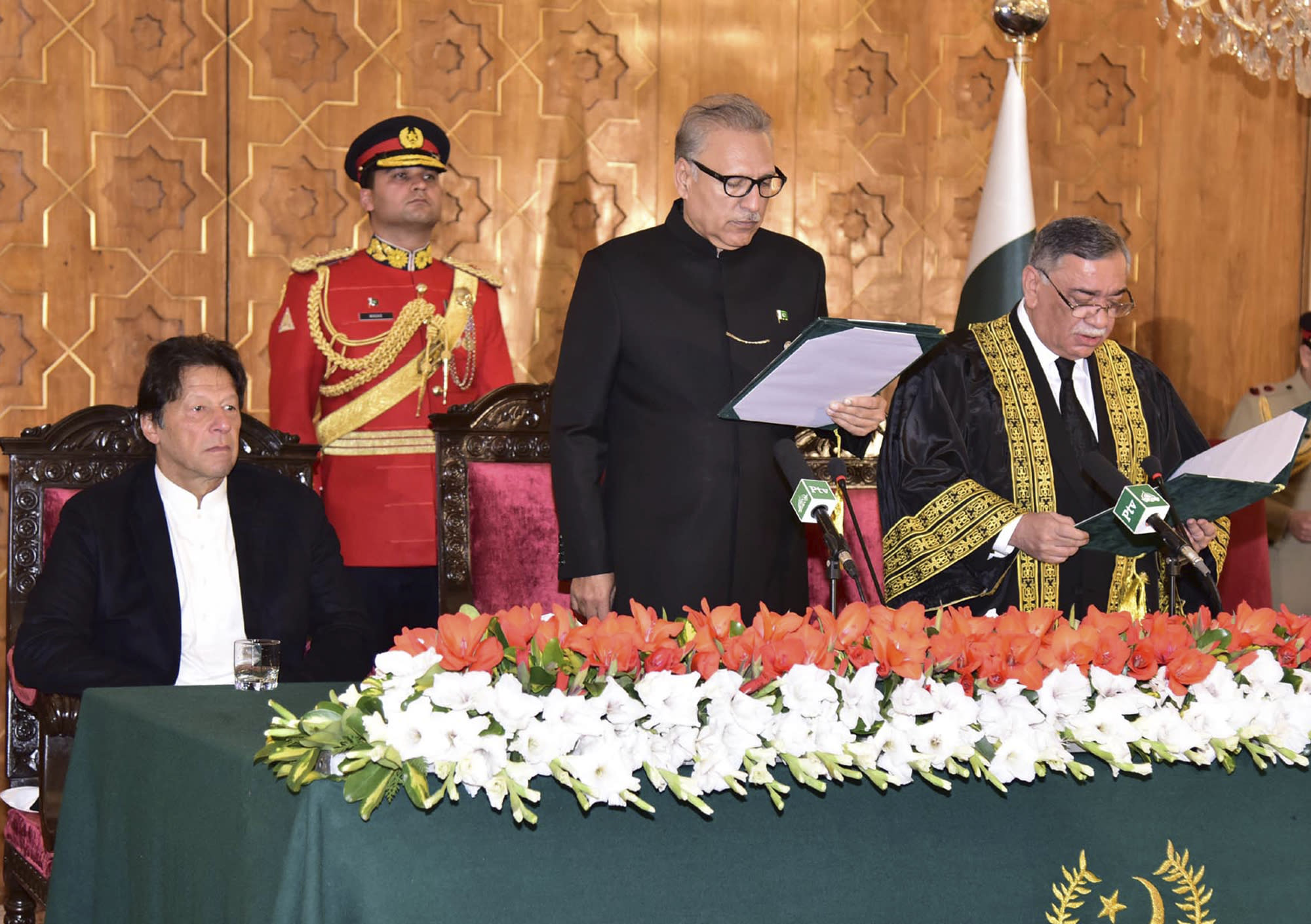 Top judge sworn in as Pakistan s Supreme Court chief justice
