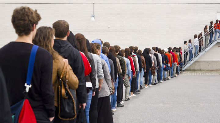 Lineups, and delays for Ont. pot shops on Day One