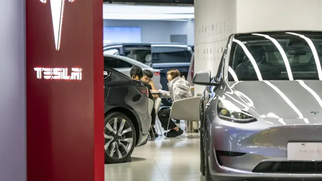 Tesla gives back some of $82B gain from tentative China deal