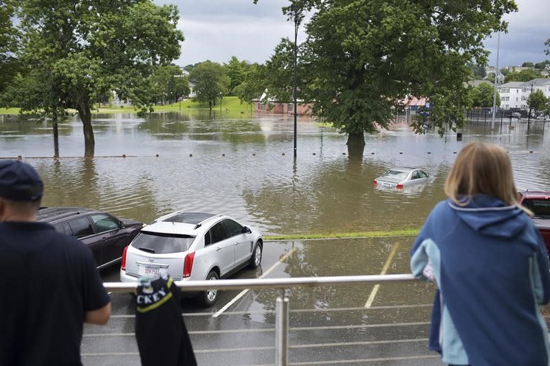 30 years after last hurricane, New England braces for Henri