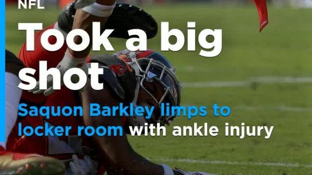 Giants RB Saquon Barkley limps to locker room with ankle injury