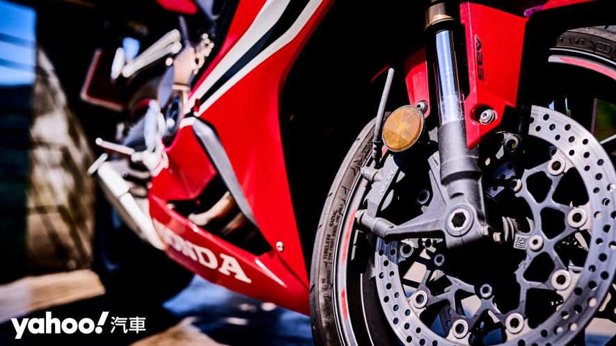 收放自如的親切「準」熱血仿賽！2020 Honda CBR650R新北市郊山區試駕！ - 9