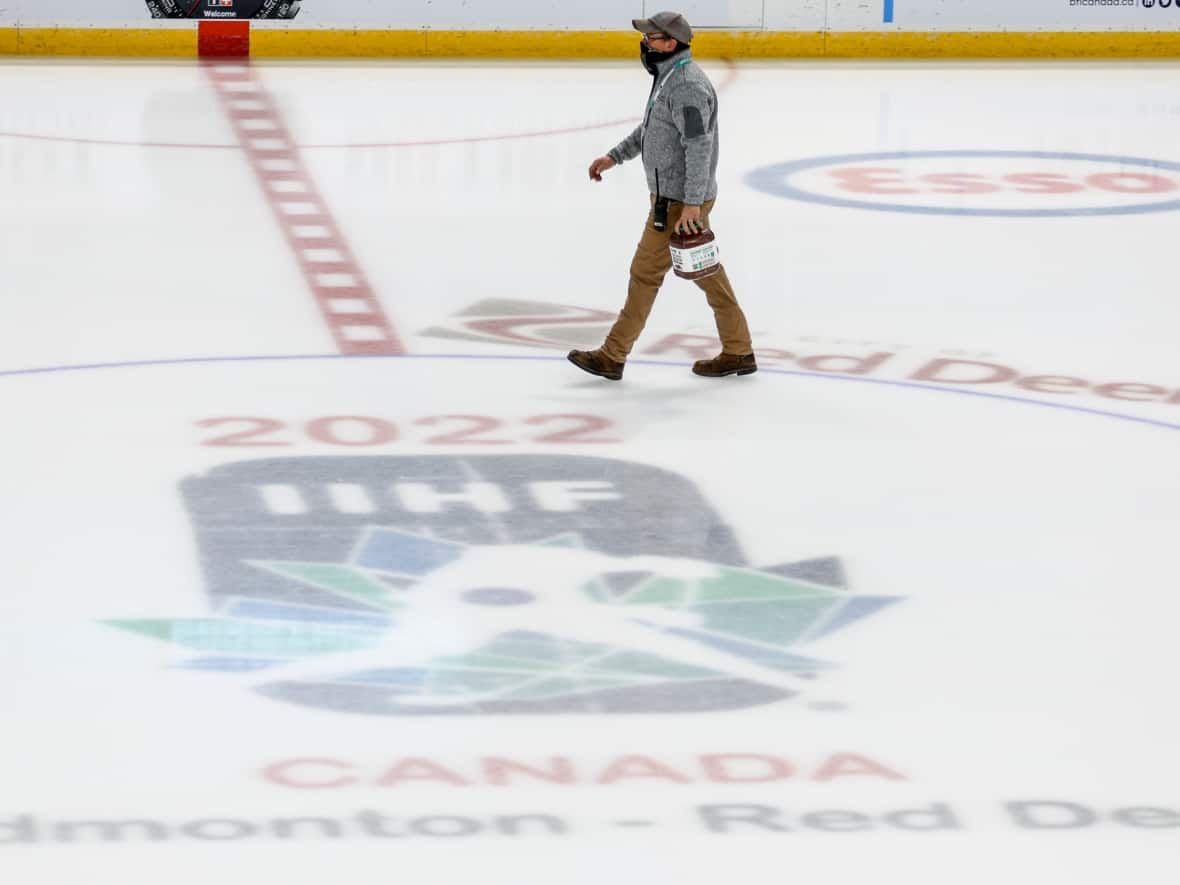 Ruští a čeští hokejisté se po zrušení mistrovství světa juniorů stáhli z Calgary