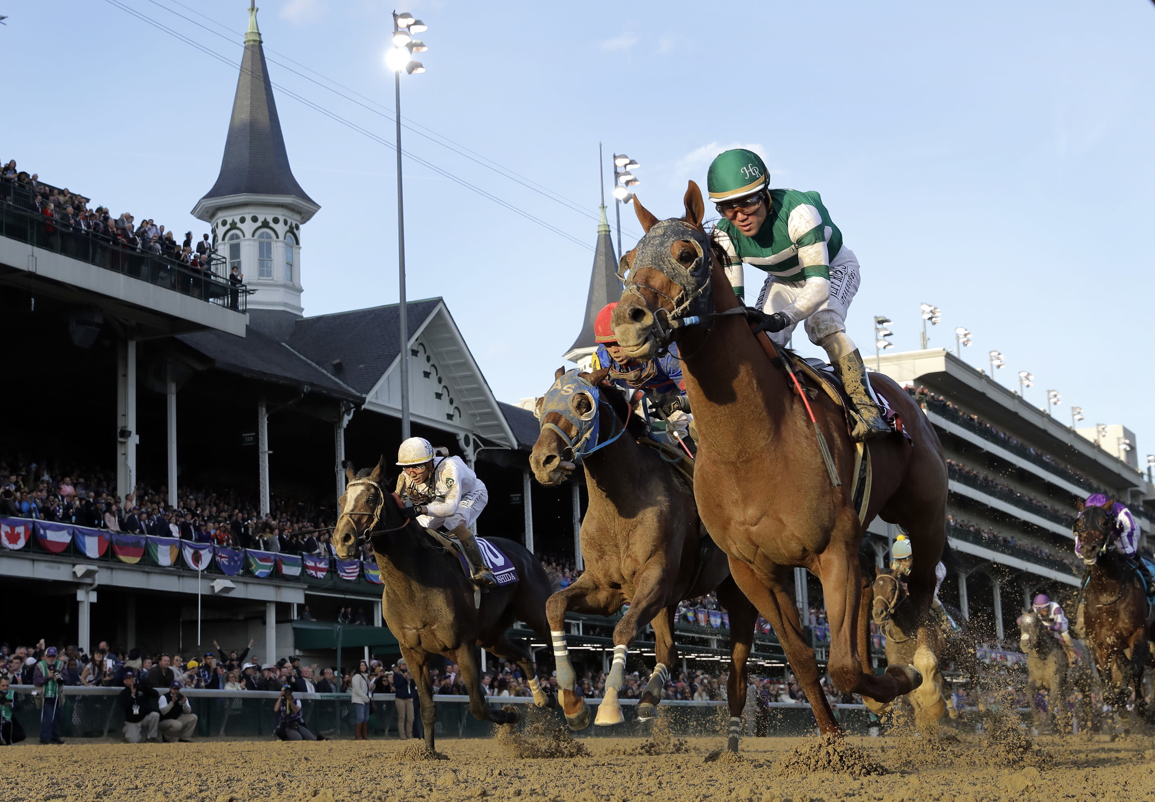Accelerate wins Breeders' Cup Classic at Churchill Downs