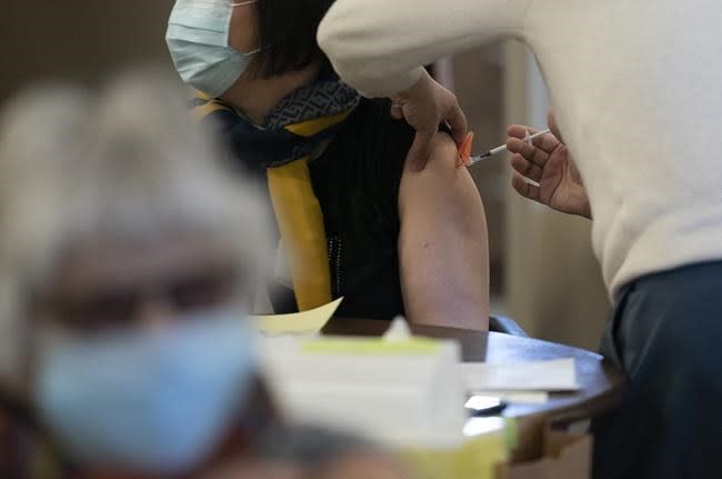 what is the status of covid 19 vaccine in canada