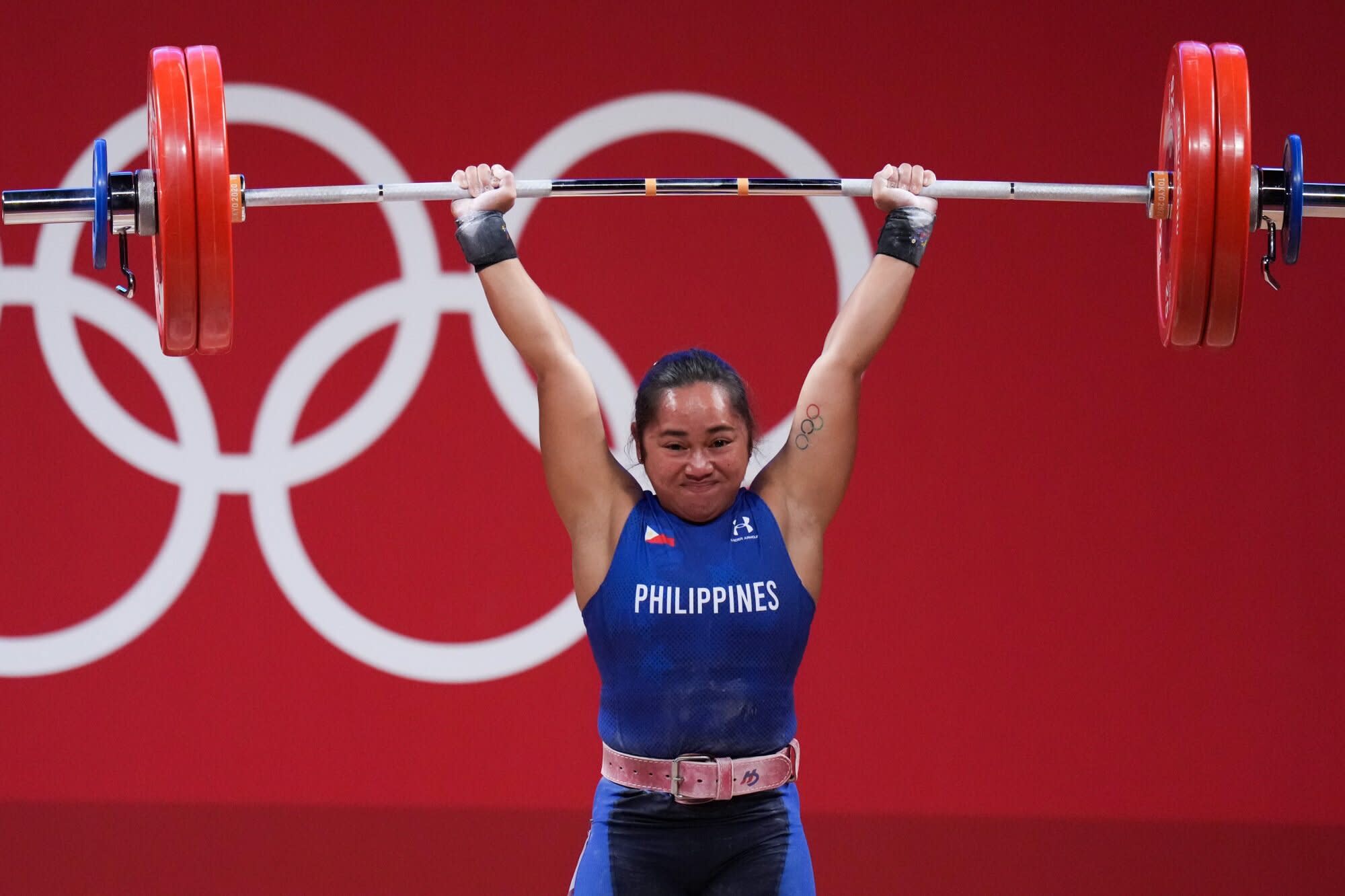 Philippines Female Weightlifter Wins the Country's FirstEver Gold