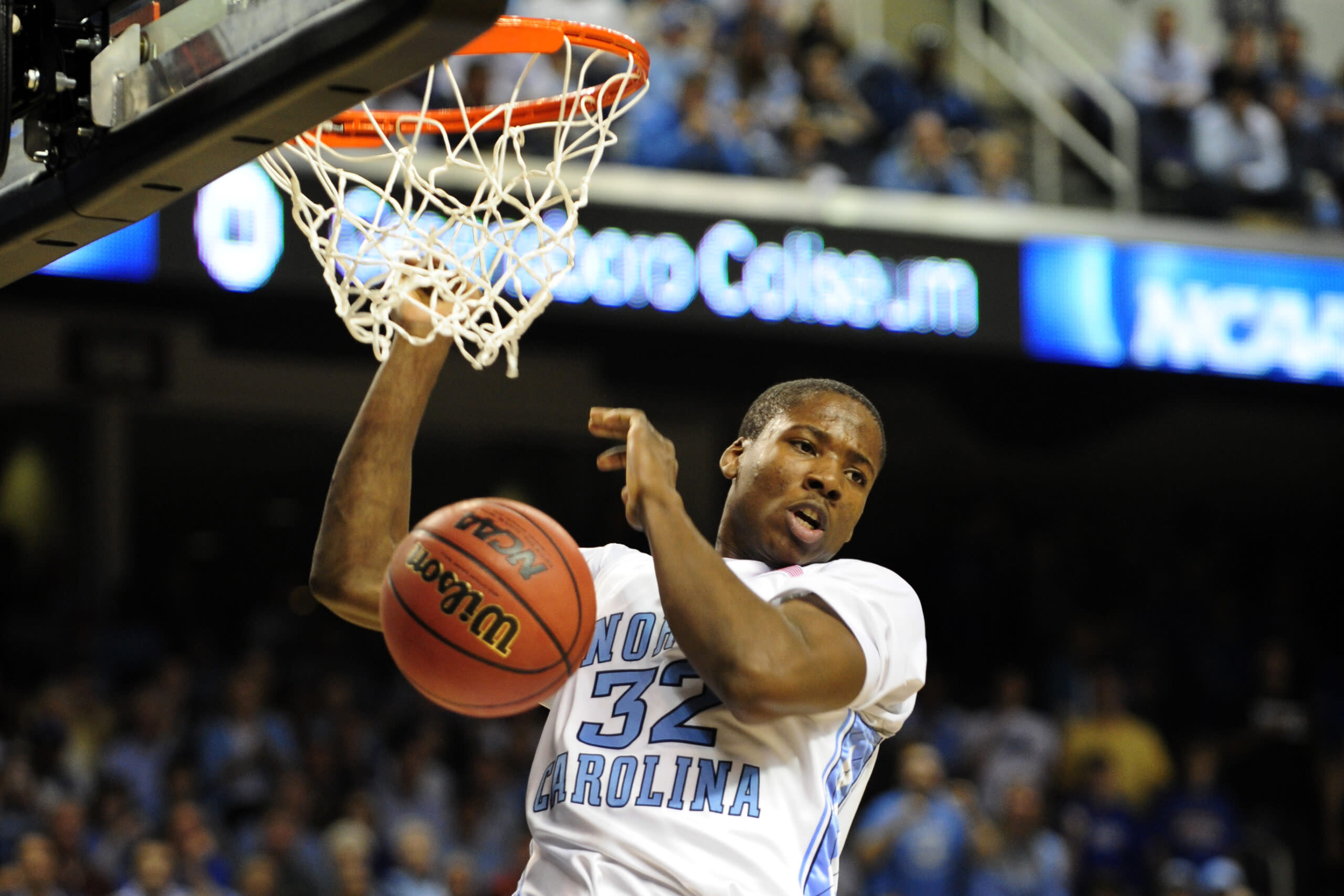 Former UNC basketball standout Ed Davis signs in China