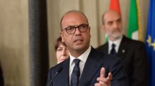 Alfano: non si può lasciare Sicilia a Lega. Salvini: lo querelo