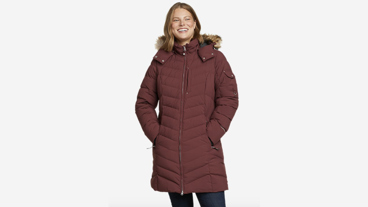 14 Puffer Jackets You Can Get In Canada That'll Keep You Cozy All Season  Long - Narcity