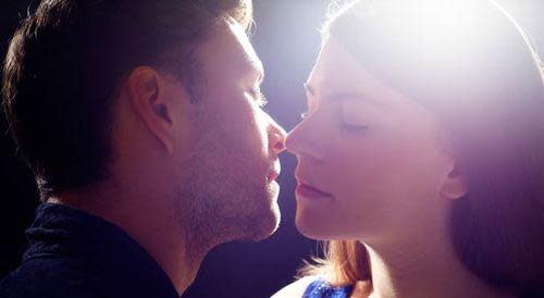 6 Weird Things You Never Knew About Kissing