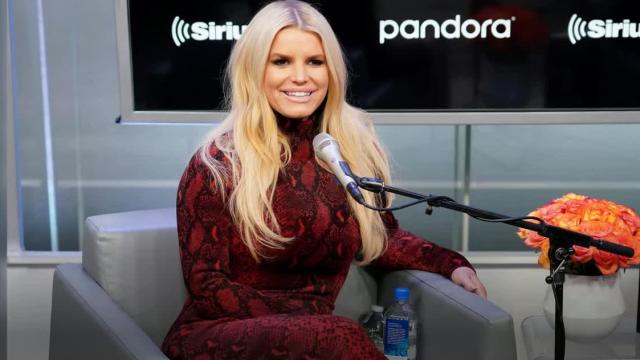 Jessica Simpson Wears 'Newlyweds' Skirt From 19 Years Ago