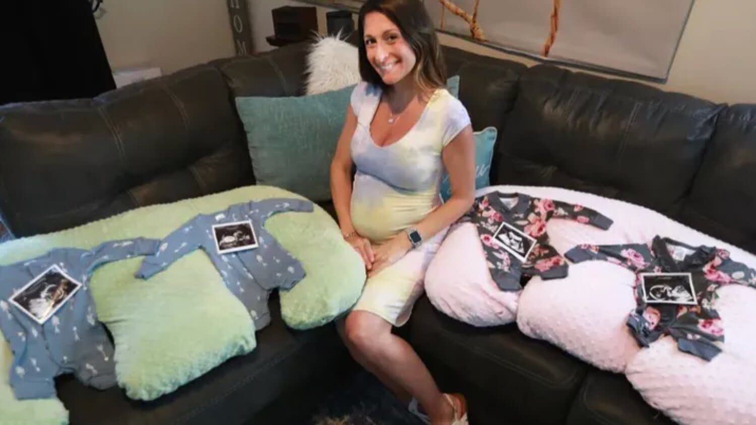 Boston: Women gives birth to two identical twins at same time