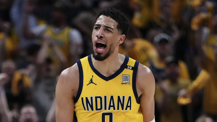 Yahoo Sports - The Indiana Pacers crushed the New York Knicks, 121–89, in Game 4 of their second-round playoff matchup. The series is now tied 2–2 going into Tuesday's Game