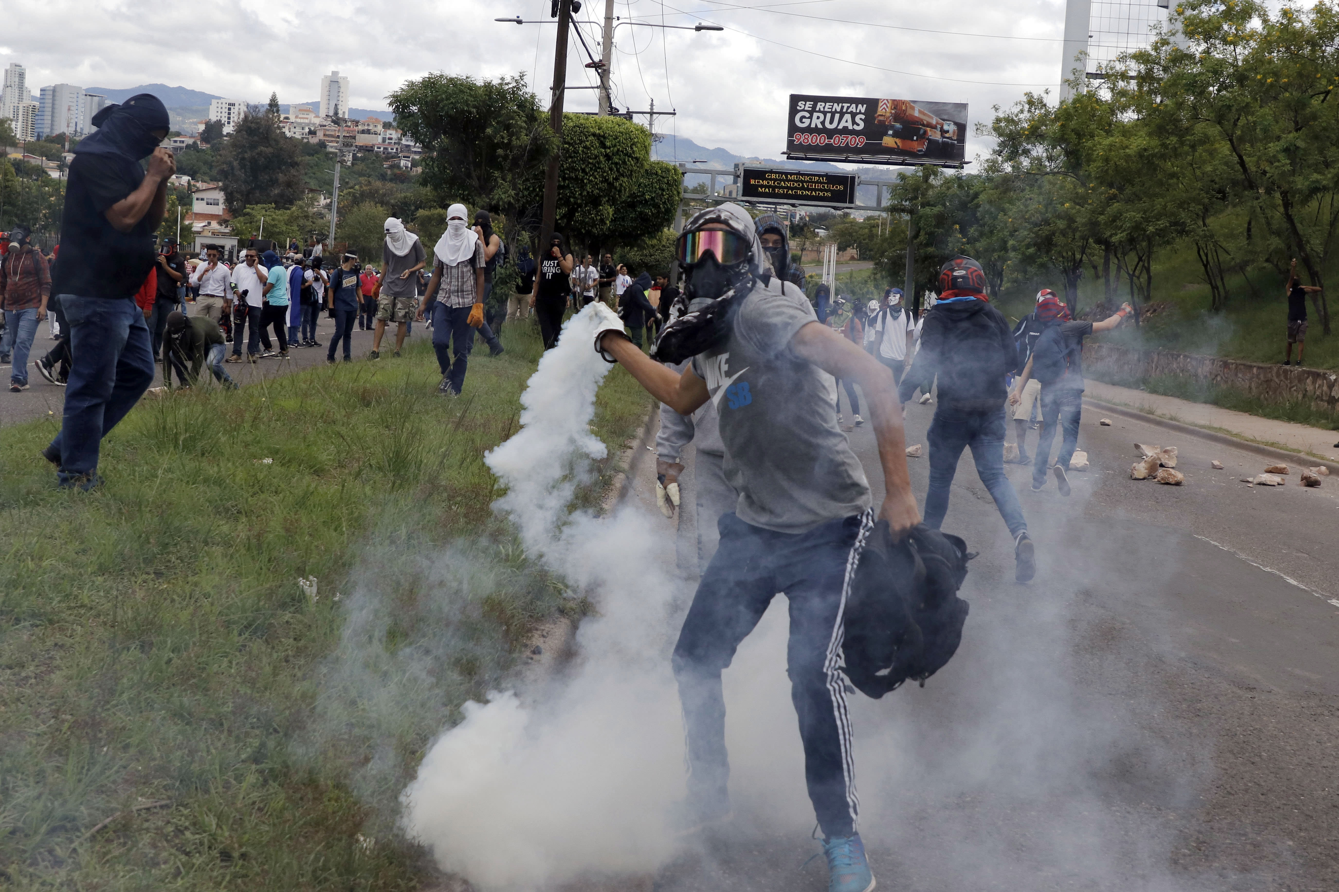 Violent protests seek removal of Honduras president
