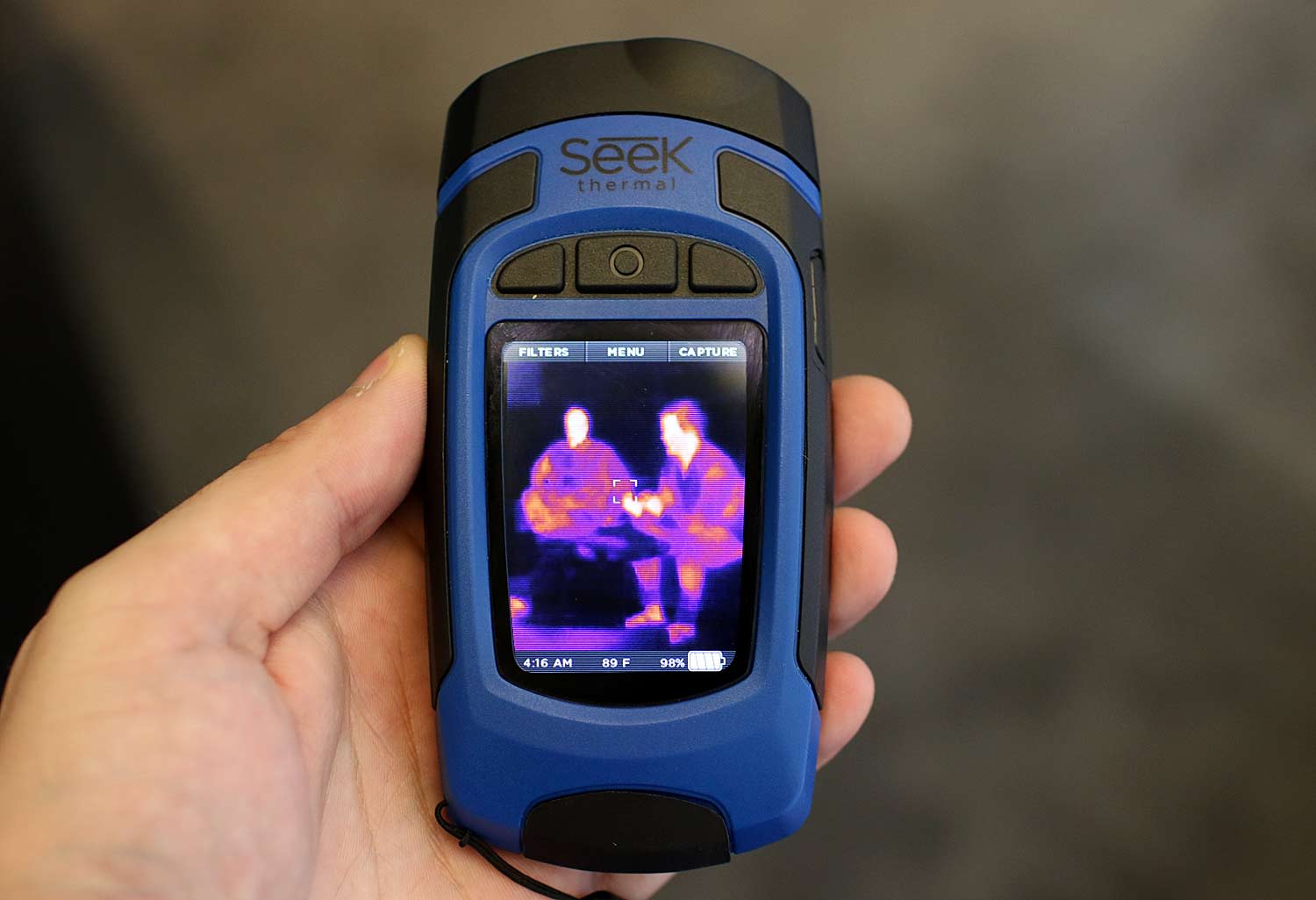 Тепловизор seek. Тепловизор seek Thermal Reveal. Seek Thermal Reveal Blue. Diemacoblackview тепловизор. Дельфин в тепловизоре.