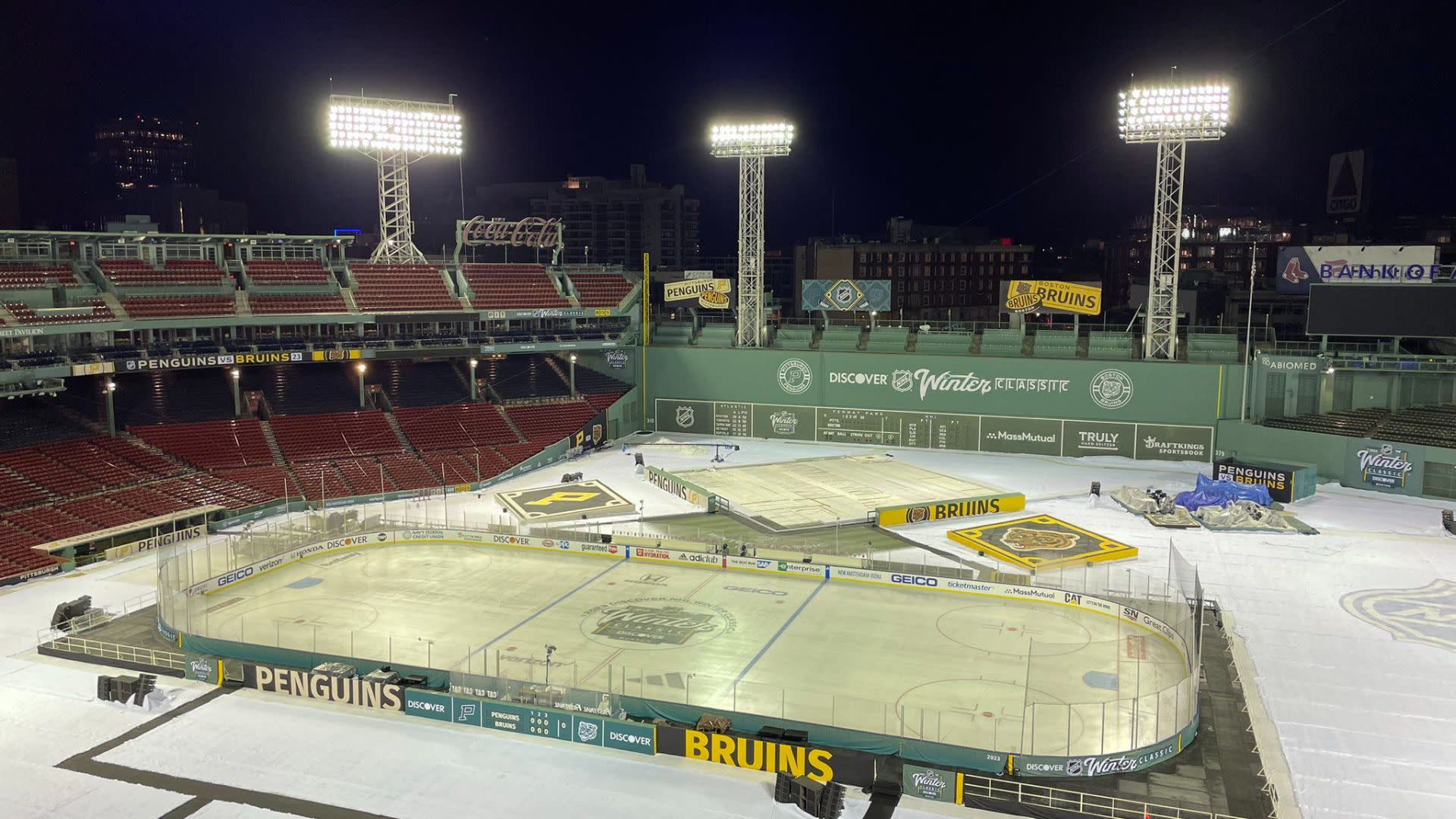 NHL's Winter Classic a hit at Fenway Park