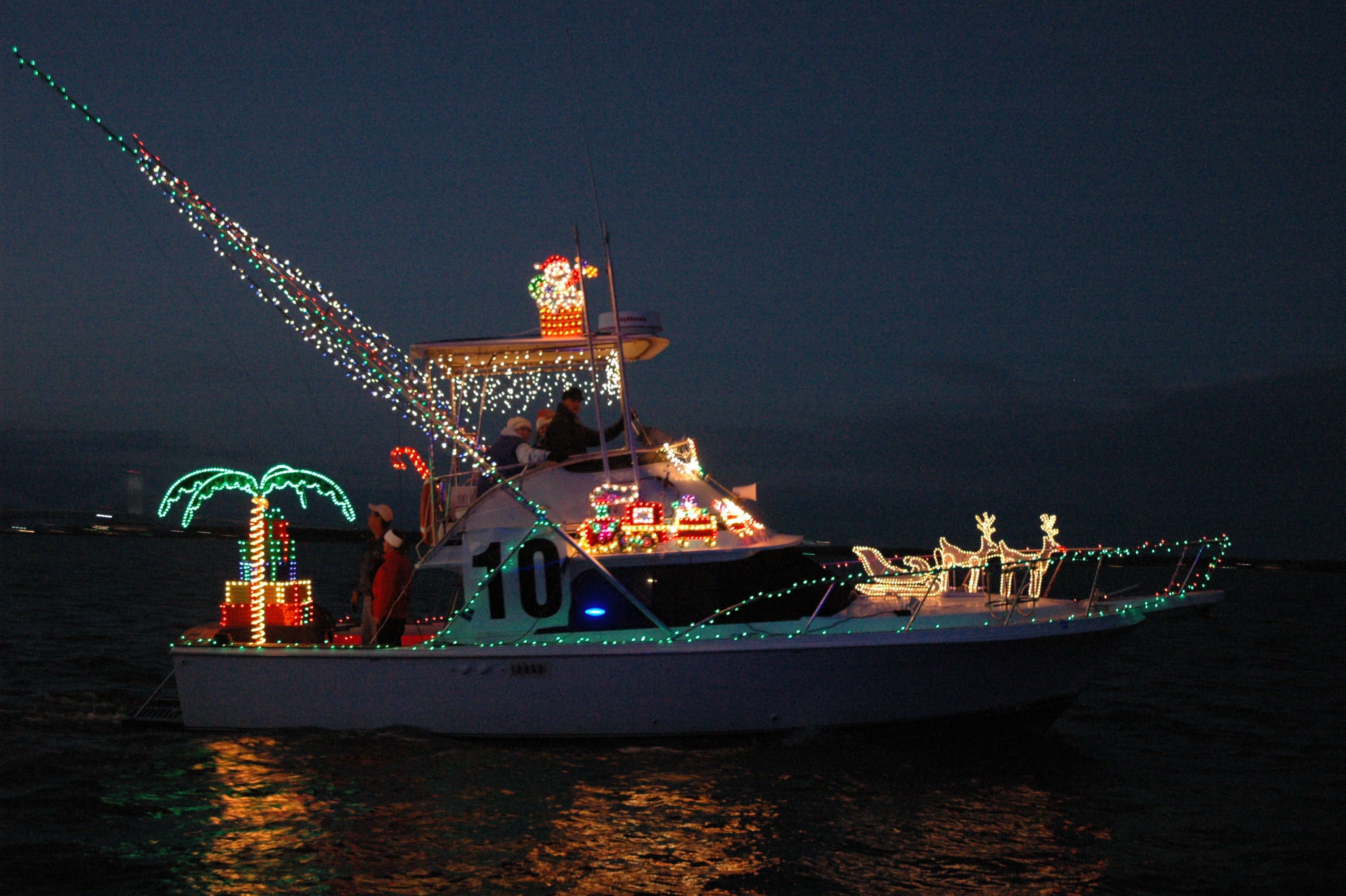 Christmas Boat Parades Make For Merry Fun on the Water