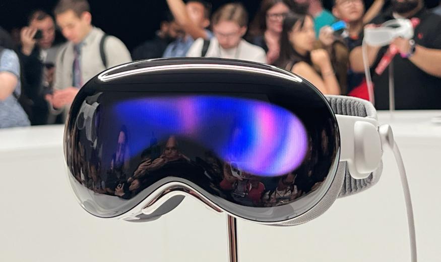 Apple Vision Pro first look: A glimpse at the spatial computing future | Engadget