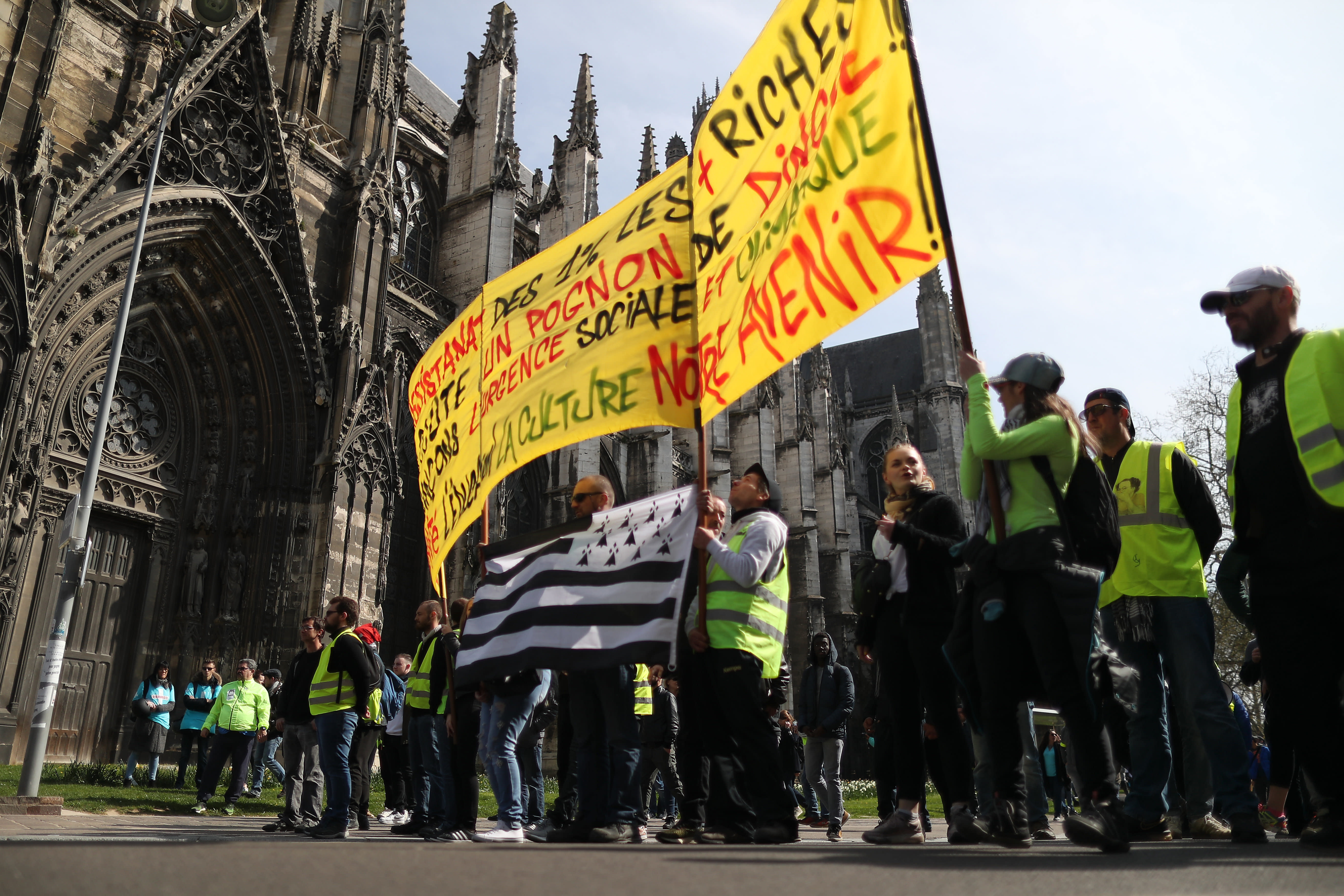 Revivez Lacte Xxi Des Gilets Jaunes