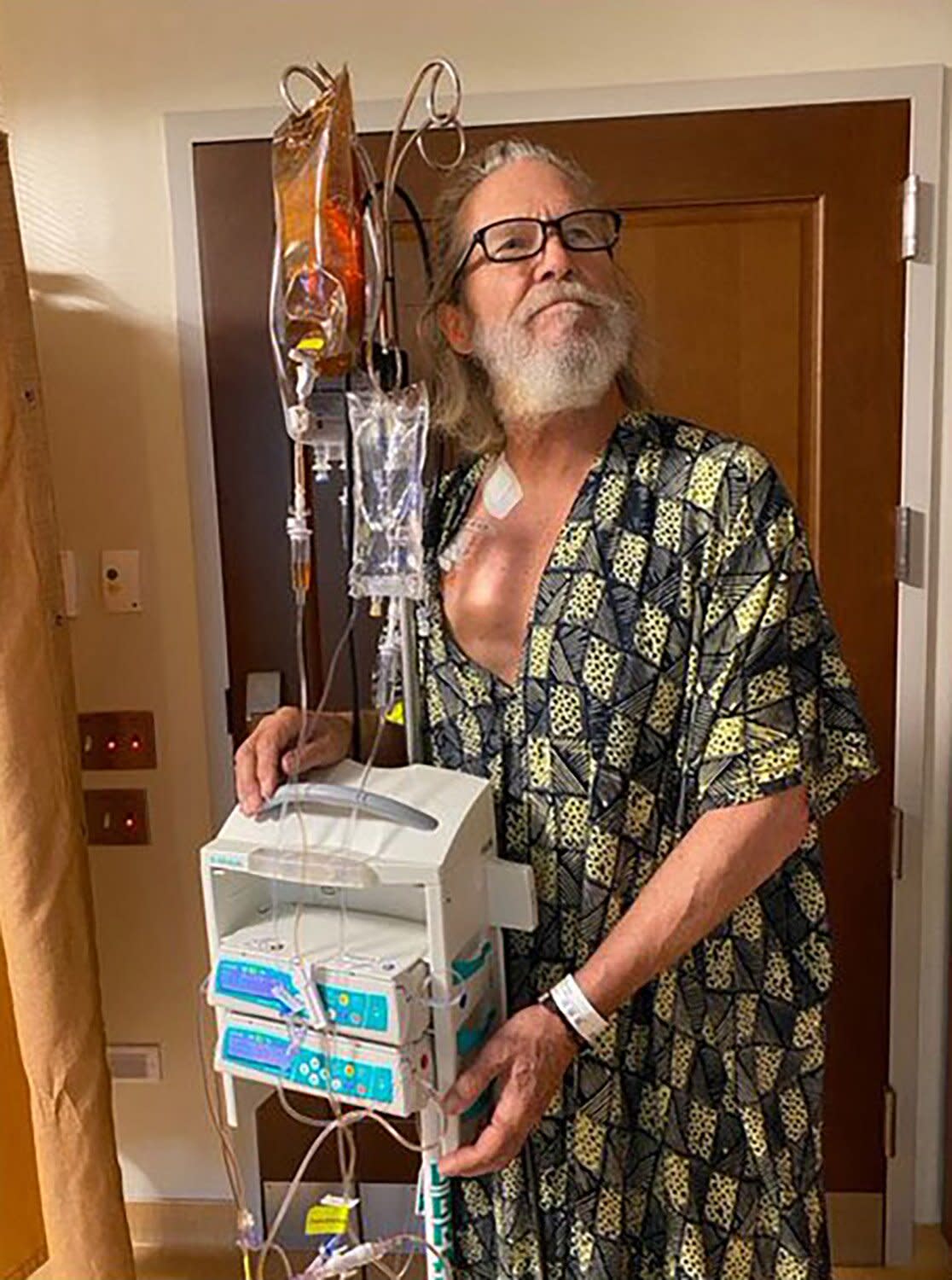Jeff Bridges Shares Wellness Update and a Image as He Undergoes Cancer