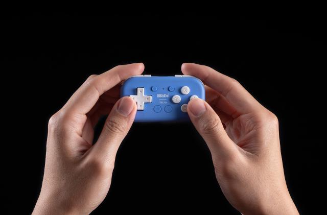 8BitDo's latest Retro Receiver brings modern controller support to PS1 and  PS2