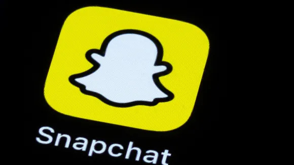 Snap stock pops on Q1 revenue beat, 10% YoY jump in active users