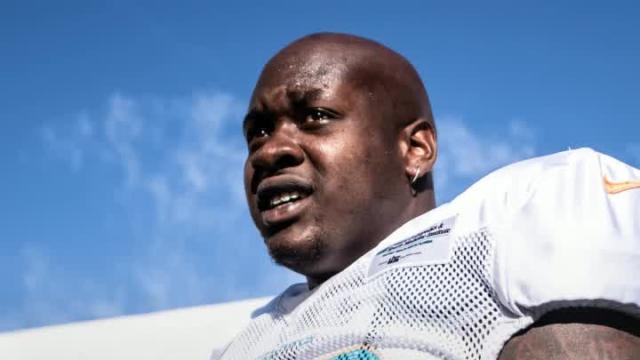 Dolphins reportedly deal LT Laremy Tunsil and WR Kenny Stills to Texans for draft picks