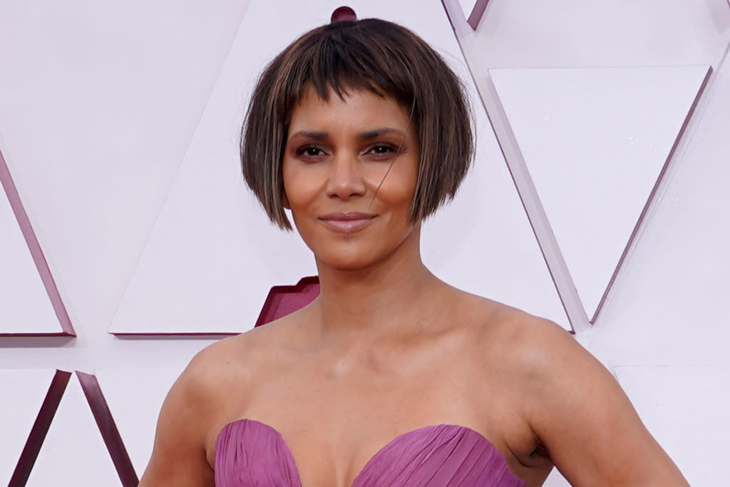 Halle Berry Lives Up to Her Name in a Strapless Berry Gown & 6-Inch ...