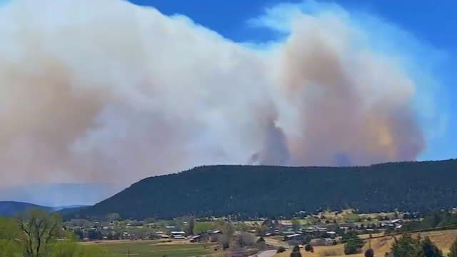 Historic wildfire burns in New Mexico