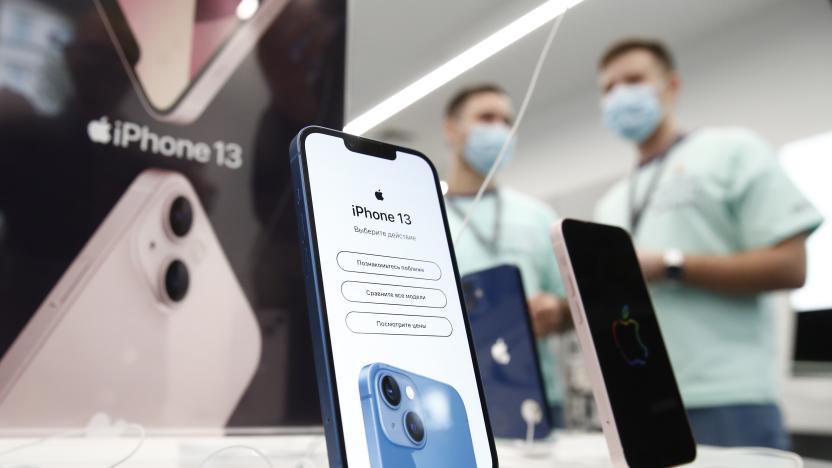 MOSCOW, RUSSIA - SEPTEMBER 24, 2021: New Apple iPhone 13 smartphones on display in the re:Store shop. The iPhone 13 went on sale in Russia on 24 September. Artyom Geodakyan/TASS (Photo by Artyom Geodakyan\TASS via Getty Images)