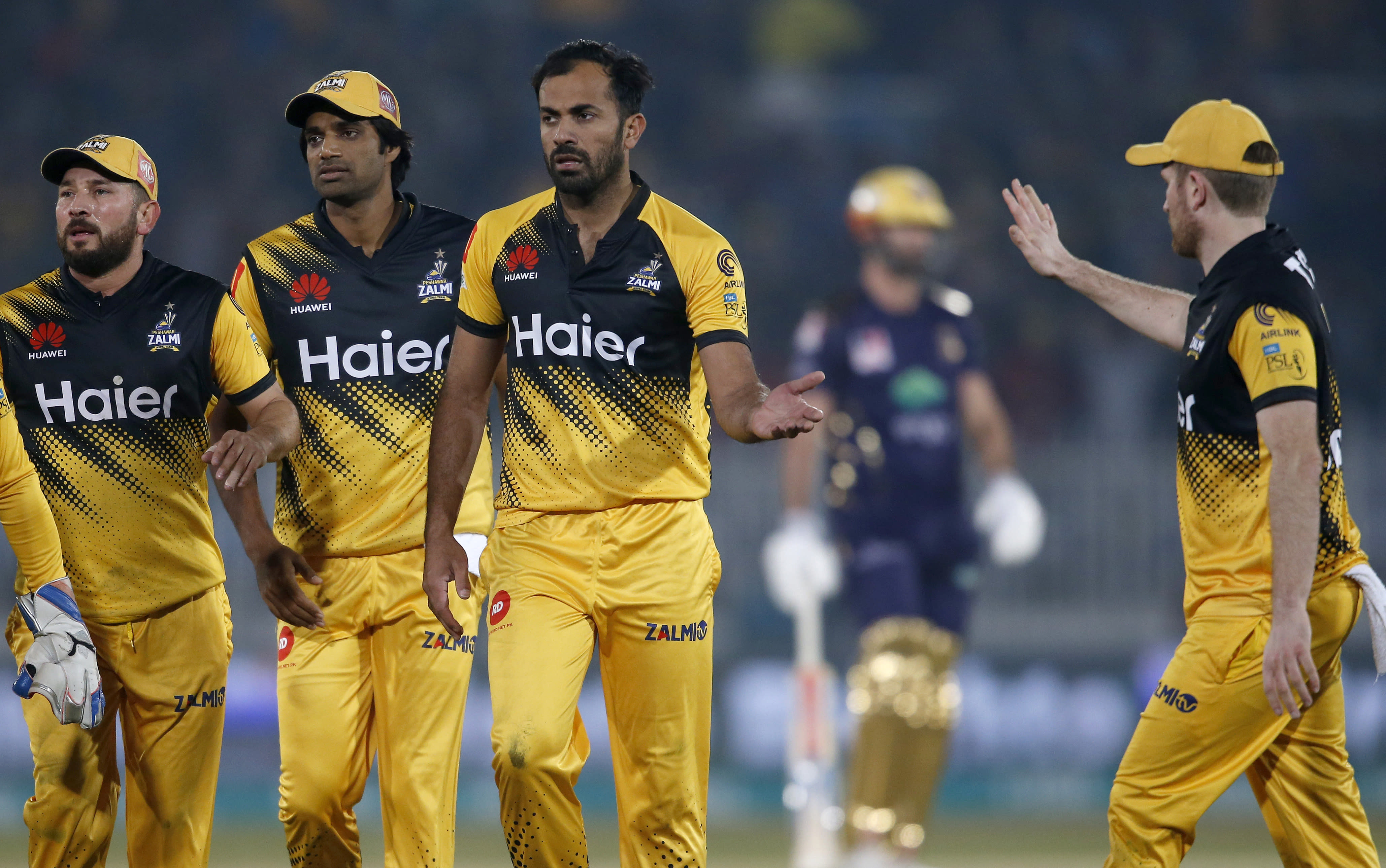 Malik, Wahab lift Peshawar to 30-run win over Quetta in PSL