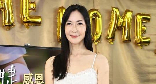 顧婕亮麗露面：要勇抗四期癌