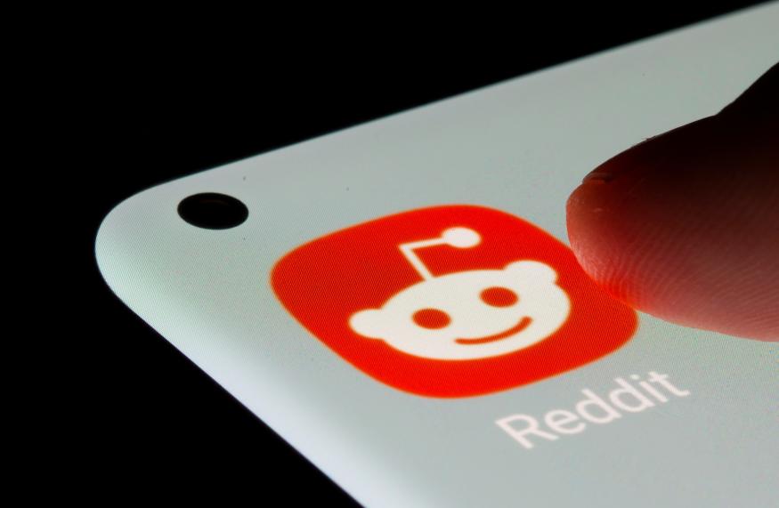 Reddit app is seen on a smartphone in this illustration taken, July 13, 2021. REUTERS/Dado Ruvic/Illustration