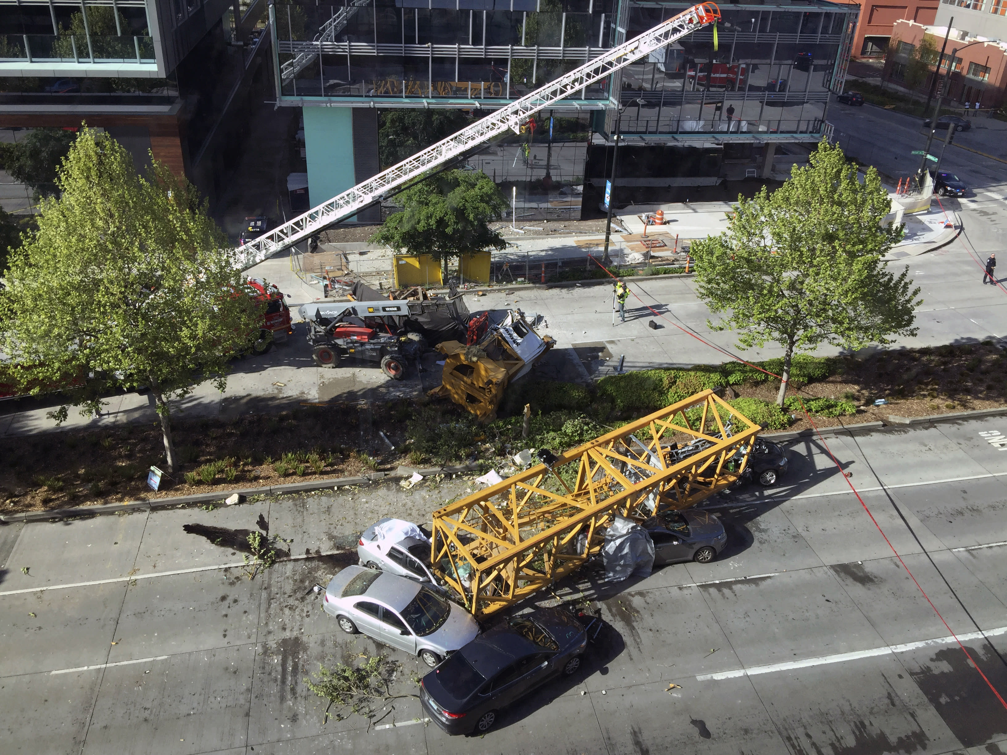 Seattle college says student was among those killed by crane