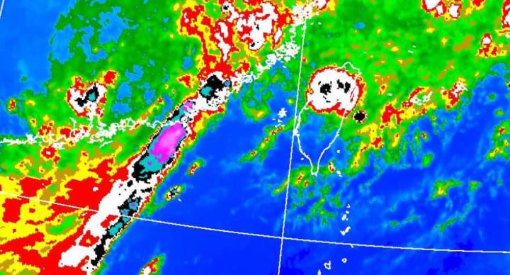 短命颱助攻梅雨「紅到發紫」