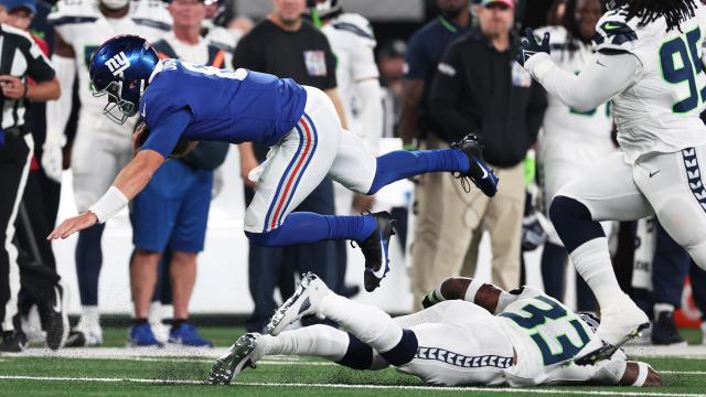 Seahawks' Jamal Adams Held Back From Doctor on Sidelines After Suffering  Injury