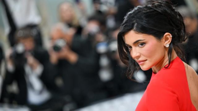 Kylie Jenner's Itty-Bitty Lace-Up Micro-Miniskirt Is a Wardrobe Malfunction  Waiting to Happen