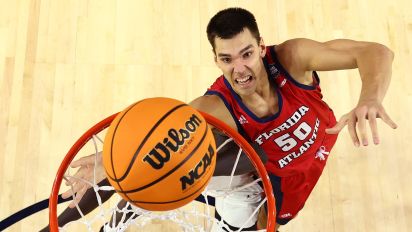 Yahoo Sports - Center Vladislav Golden is following coach Dusty May from Florida Atlantic to Michigan. The 7-foot-1 big man has one season of eligibility