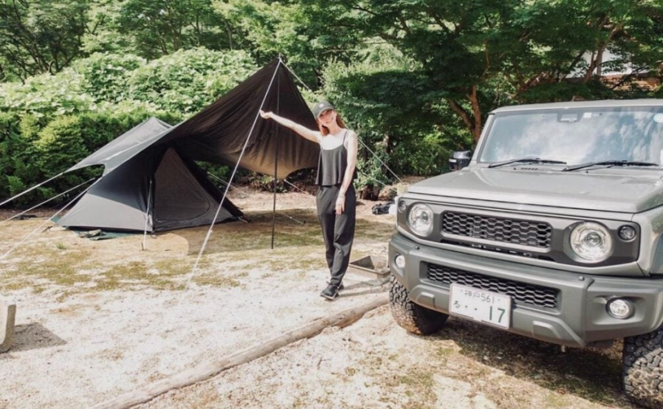 對Jimny Sierra可愛外觀一見鍾情 喜歡露營的Outdoor美女