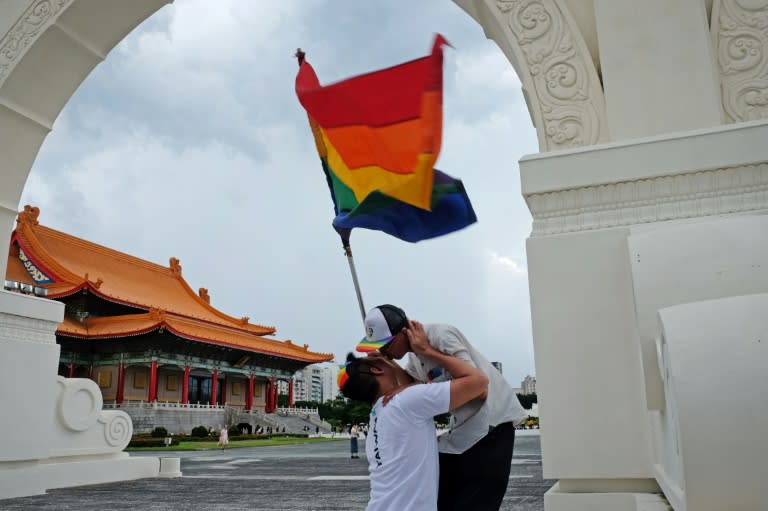Taiwan Same Sex Couples To Join Military Wedding For First Time