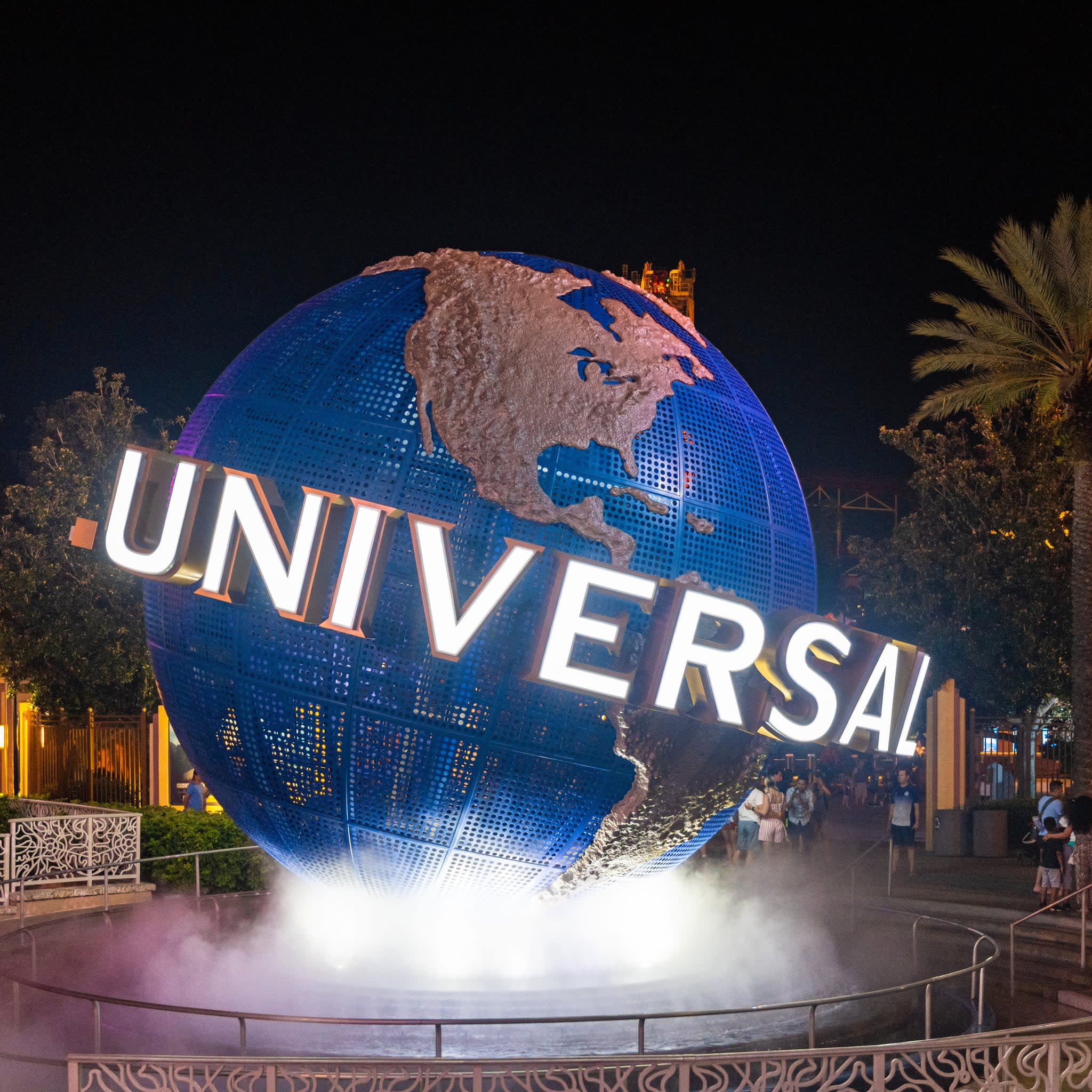 Universal Studios Hollywood and Orlando Resort Extend Park Closures