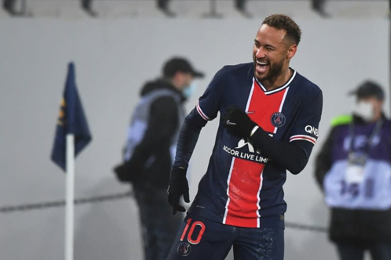 Le retour de Neymar aide le Paris Saint-Germain à remporter la Coupe des champions face à Marseille