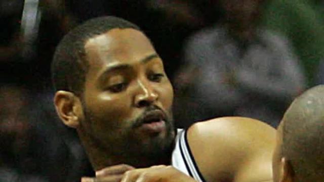 Robert Horry allegedly throws punches at an abusive fan at his son's game