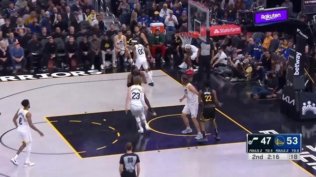 Kevon Looney with a dunk vs the Utah Jazz