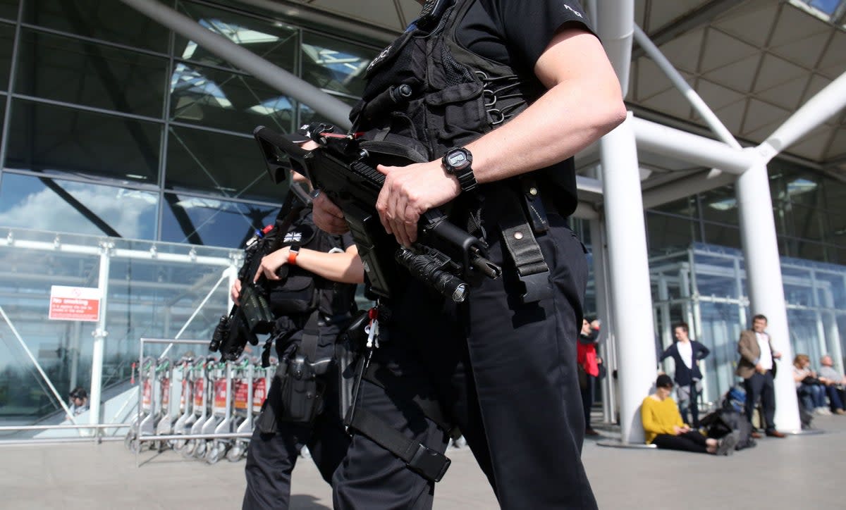 Un garçon de 16 ans arrêté pour terrorisme alors qu’il tentait de prendre un vol à Londres