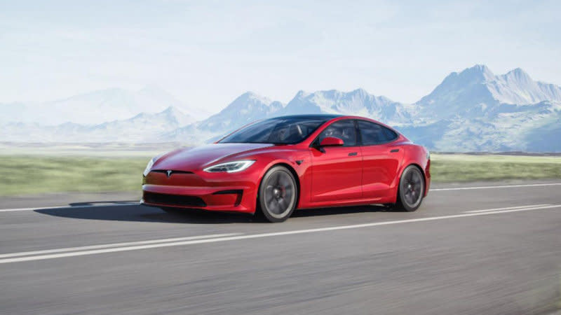 Tesla Introduces Updated Model S 520 Mile Option Plaid Performance Rectangular Steering