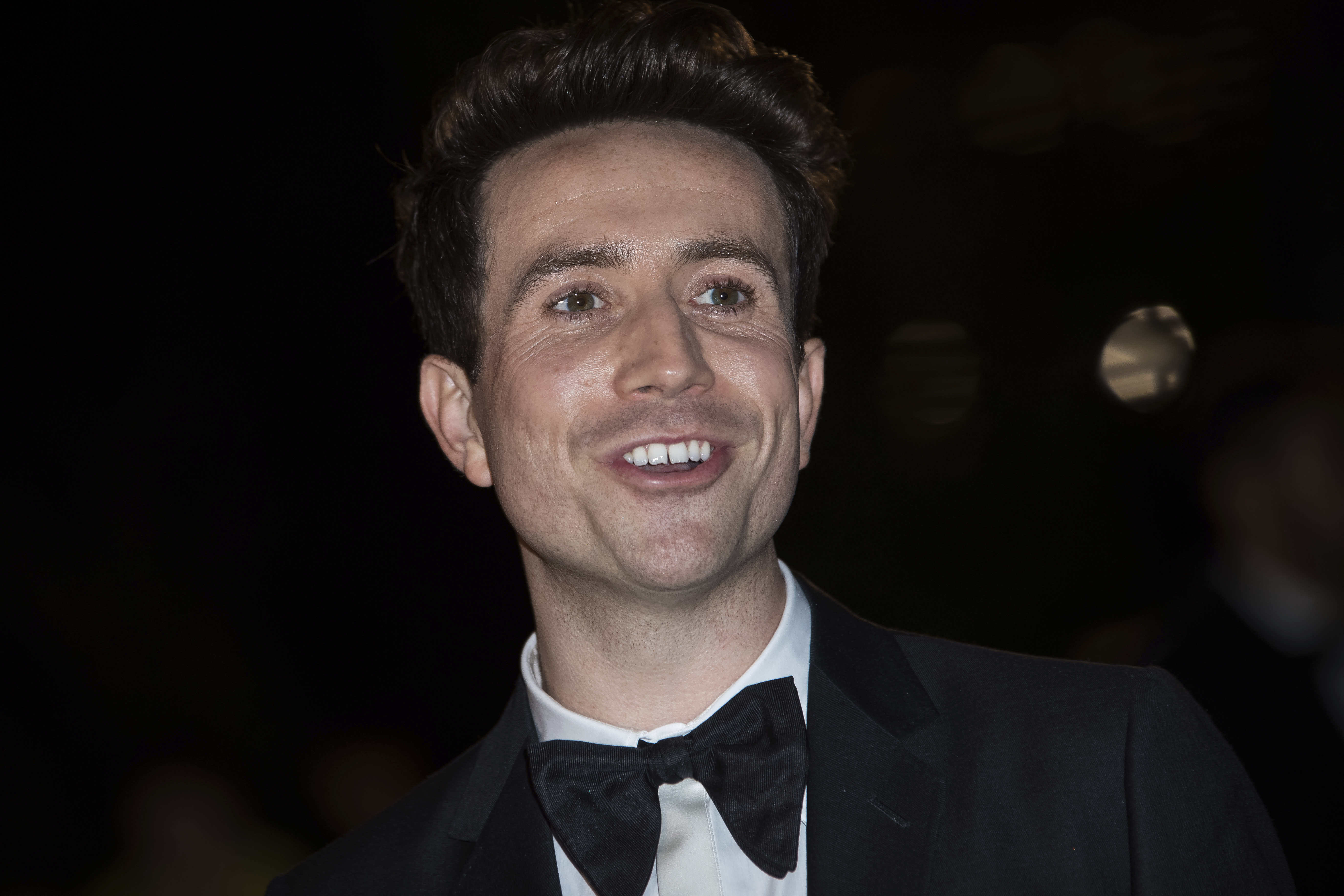 Nick Grimshaw gets heat exhaustion on desert trek